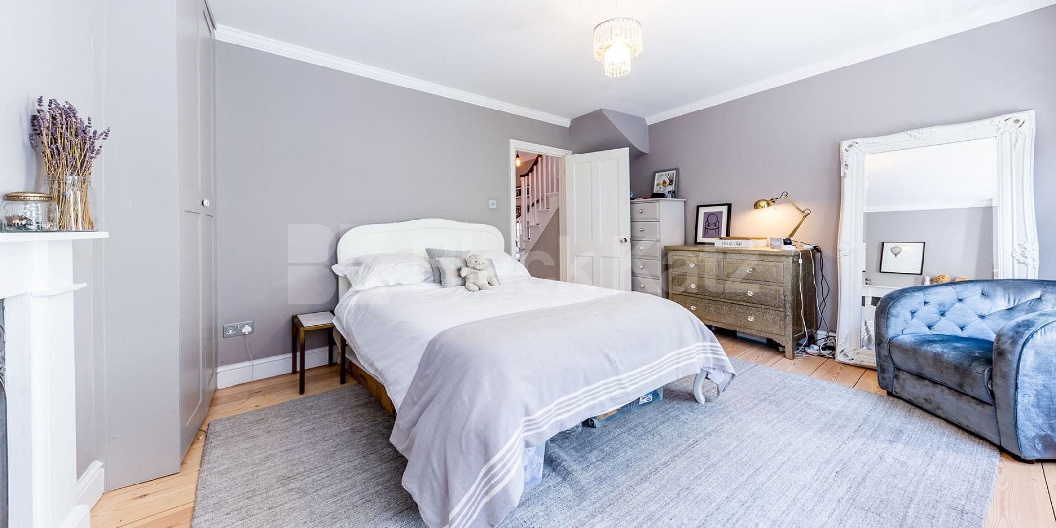 			3 Bedroom, 1 bath, 1 reception House			 Goldington Street, CAMDEN - KINGS CROSS